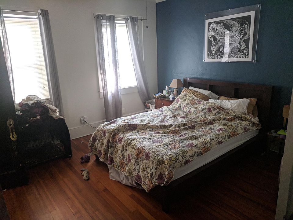 2nd image of 814 Haywood Rd #4