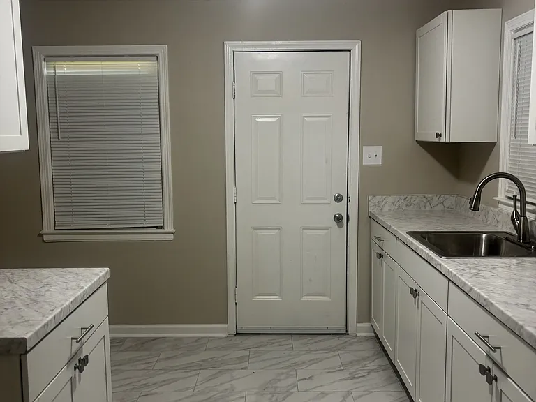 4746 Hodge Rd — Photo 3