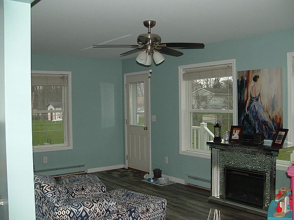 5th image of 2347 Woodcrest Dr