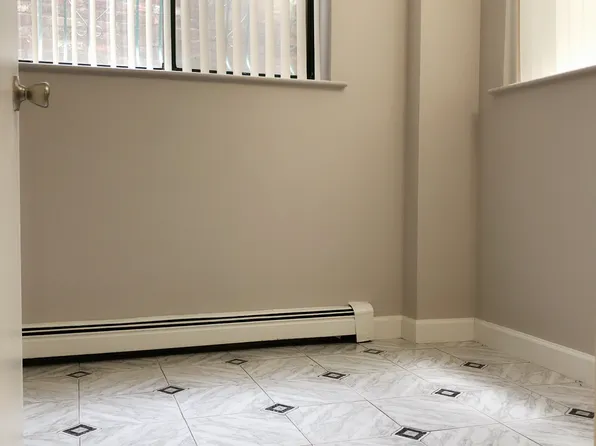 122 Elizabeth Street image 10 of 12