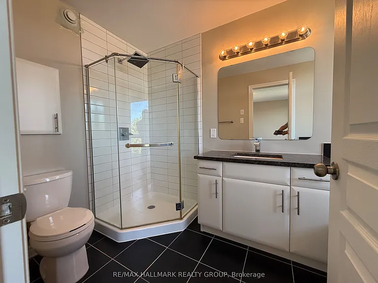 1158 Tischart Cres — Photo 23