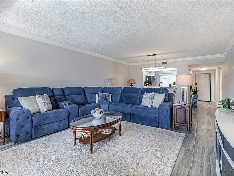 7430 Lake Breeze Dr #403 — Photo 5