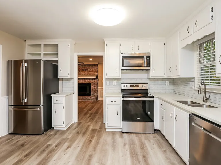 3881 Wintergreen Ct — Photo 9