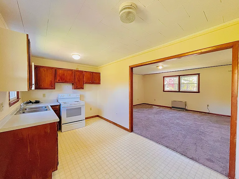 72 Heineberg Dr #100 — Photo 5