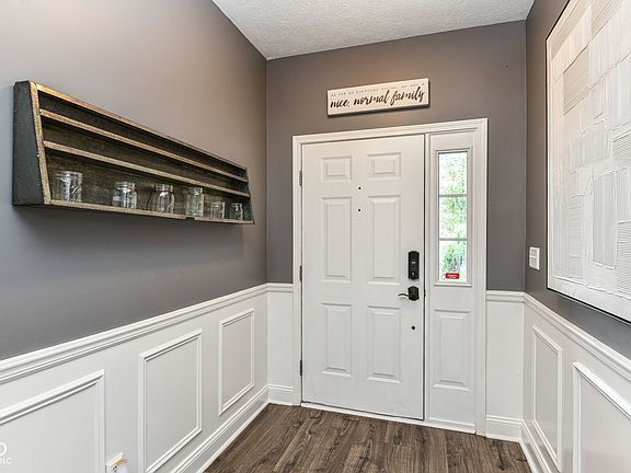 5th image of 561 Farnham Dr
