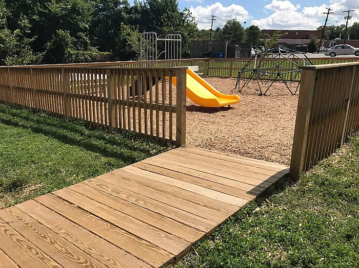Colonial Village Apartments — Photo 9