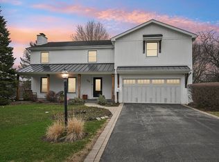 635 Ambleside Dr, Deerfield, IL