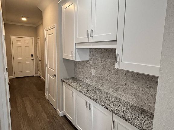 4th image of 1824 Stable Ln