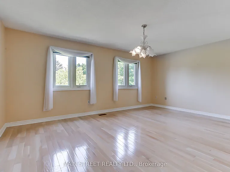 223 Burns Blvd — Photo 14