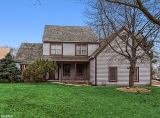 4902 Kings Way W, Gurnee, IL 60031