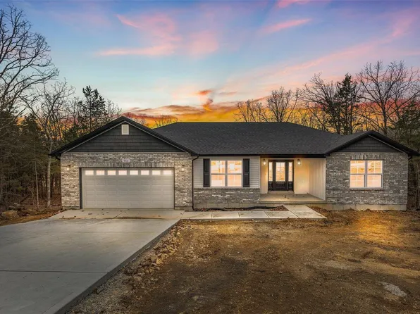 958 Stone Gate Dr, De Soto, MO 63020