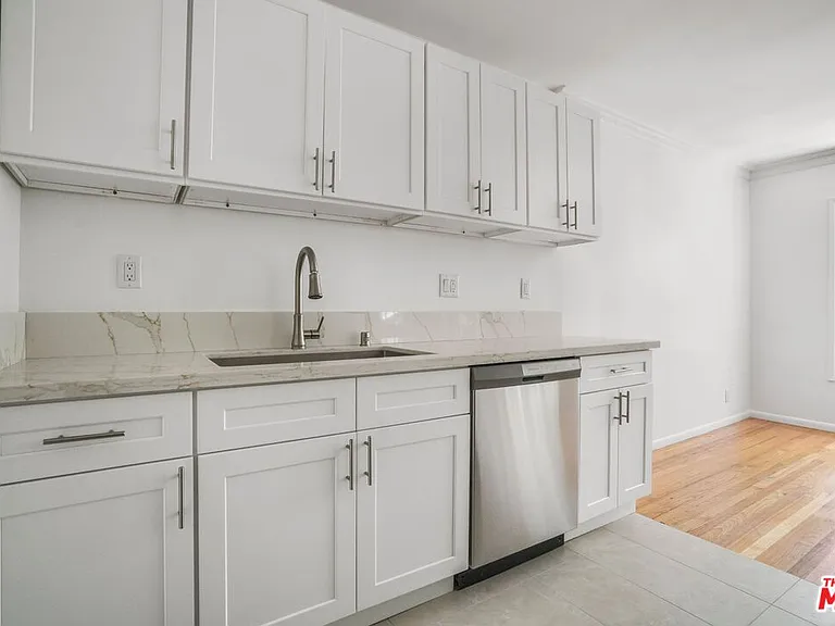 8563 Holloway Dr #3 — Photo 9