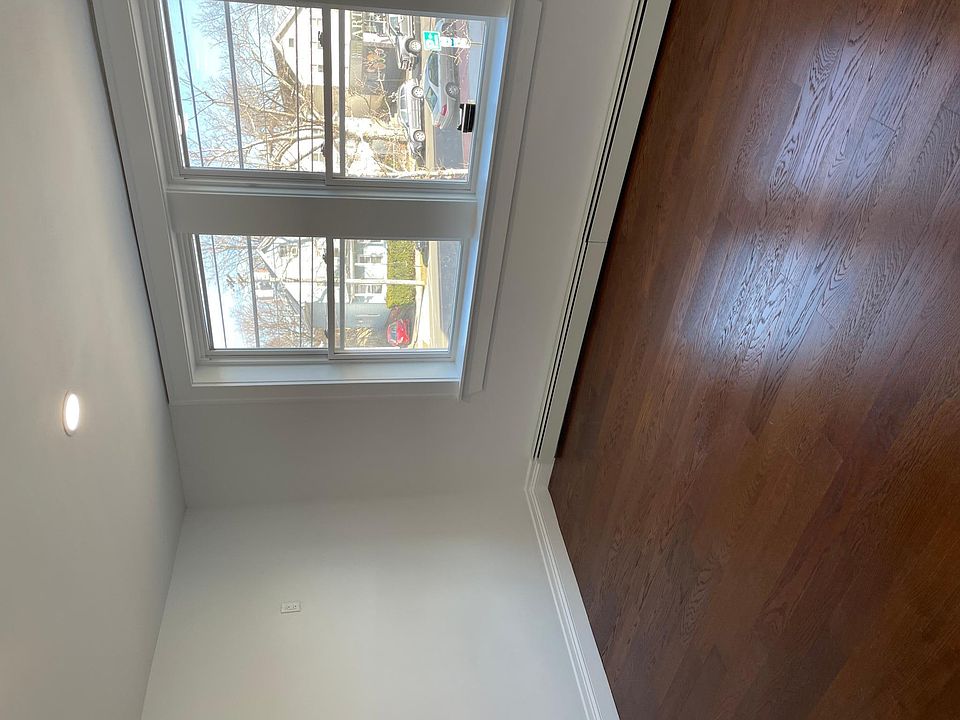 2nd image of 996 State St