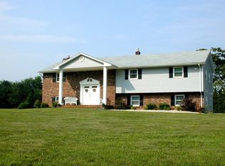 291 Meadowbrook Rd, Robbinsville, NJ 08691