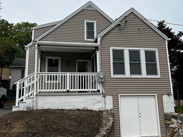 8-15 Gallagher Ln — Photo 2