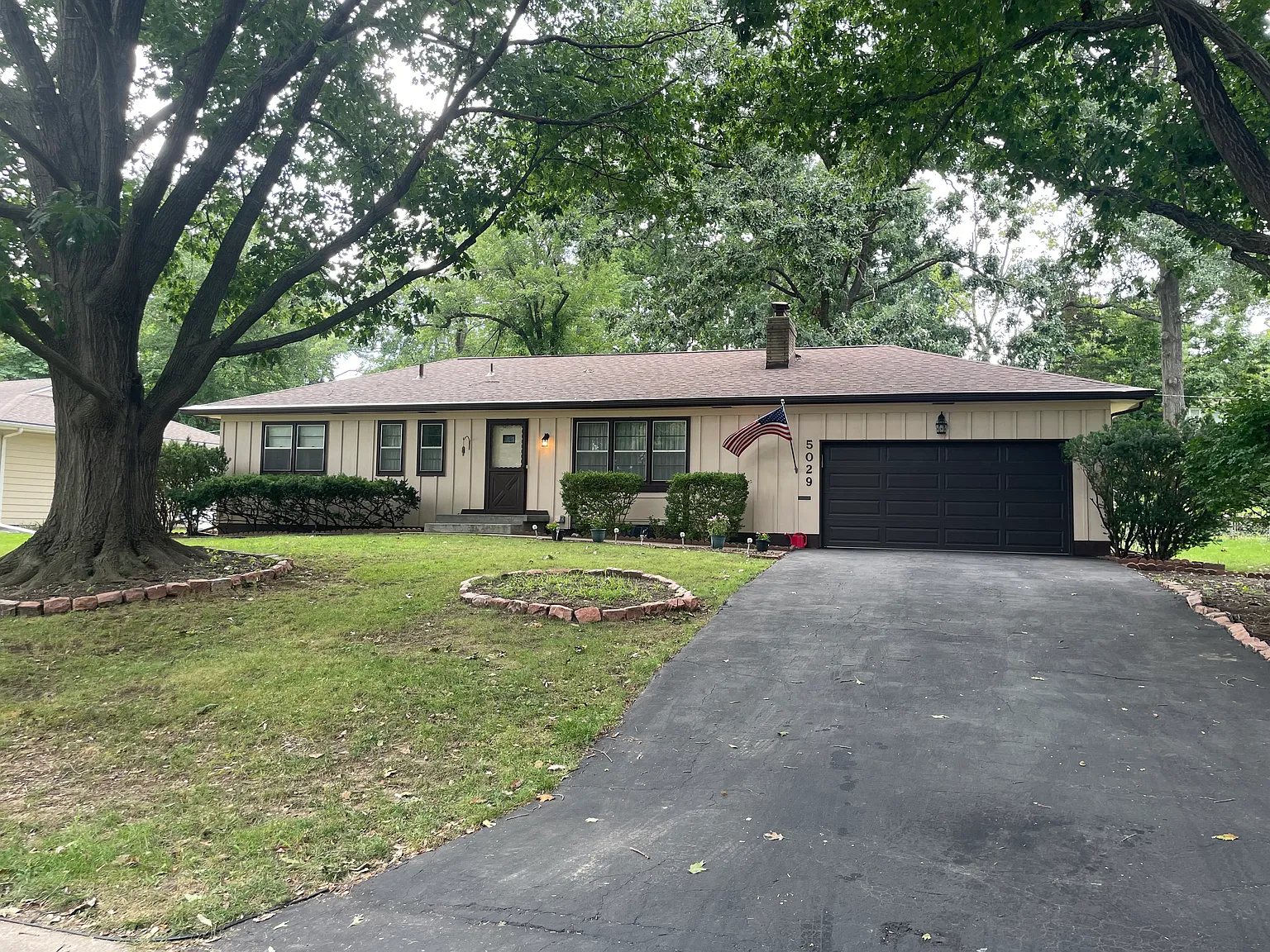 3 bed, 1.5 bath, 1591 sqft, $2,200 — Photo 1