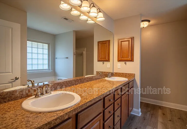 108 Oak Shade Dr — Photo 24