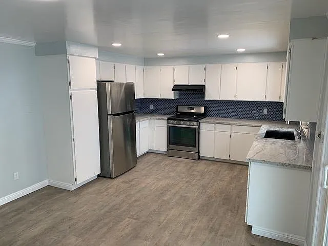 1140 Sonoma St — Photo 4