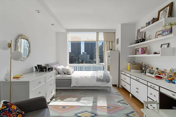 Rented by Compass | media 12