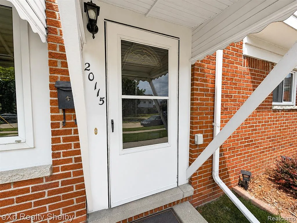 2 bed, 1.5 bath, 988 sqft, $1,400 — Photo 4