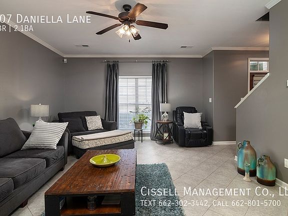 2nd image of 307 Daniella Ln