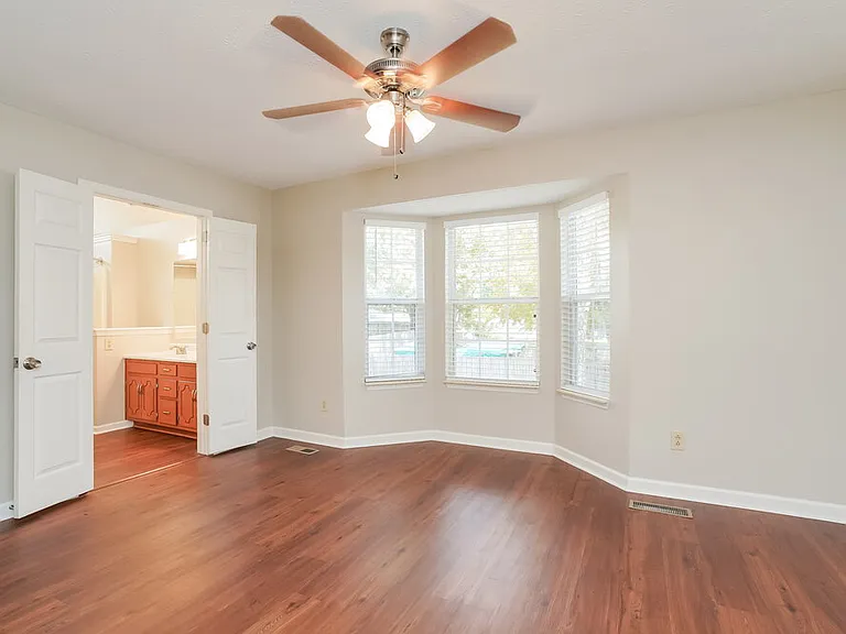 1019 Cedar Creek Village Rd — Photo 7
