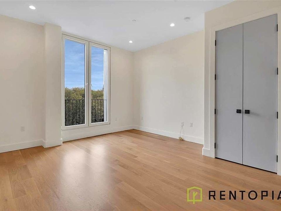 1st image of 420 Tompkins Ave #417