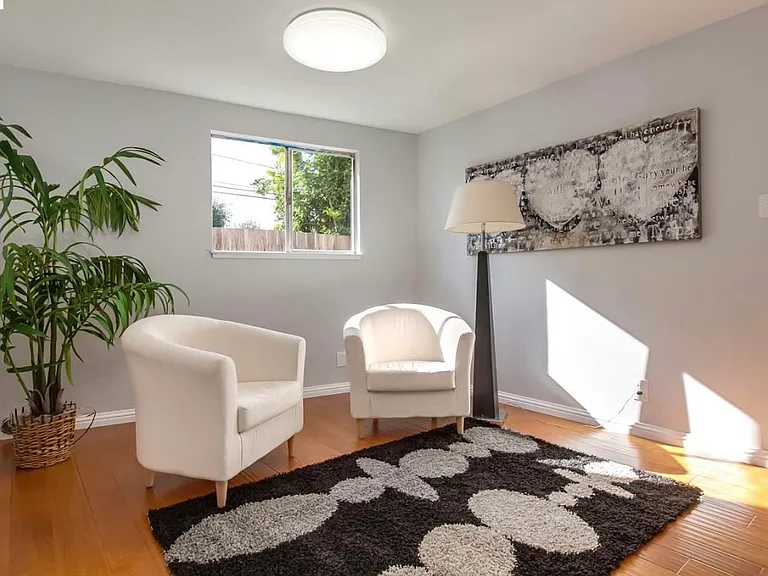 1033 Fountain St — Photo 8