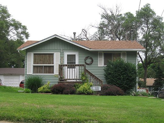 1st image of 106 4th St
