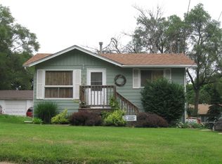 106 4th St, Glenwood, IA 51534