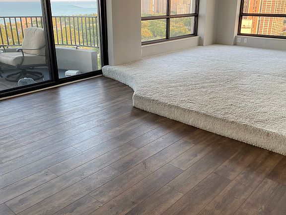 3rd image of 2020 N Lincoln Park W APT 23G