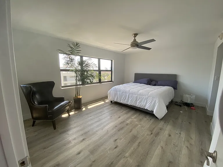 330 SE 20th Ave #409 — Photo 8