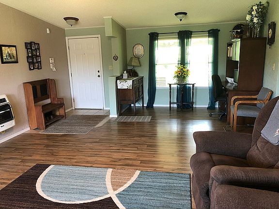 Entry,breakfast nook,&living