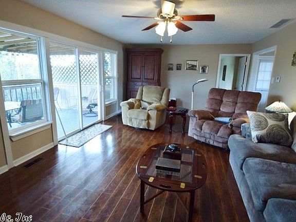 3rd image of 115 Alta Vista St
