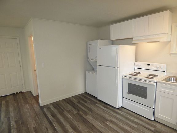 3rd image of 2083-2085 University St SE #2083