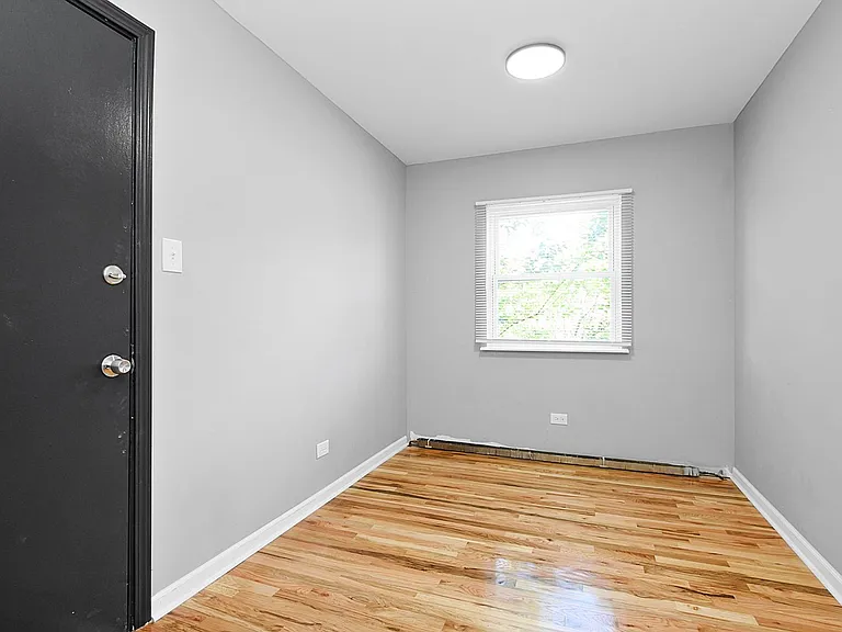 7818-7820 S Shore Dr — Photo 15