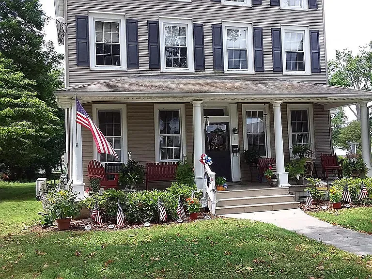 118 S Main St #3