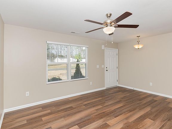 3rd image of 89 Forest Island Ave