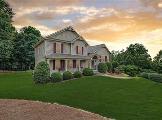 124 Hammond Dr, Canton, GA 30114