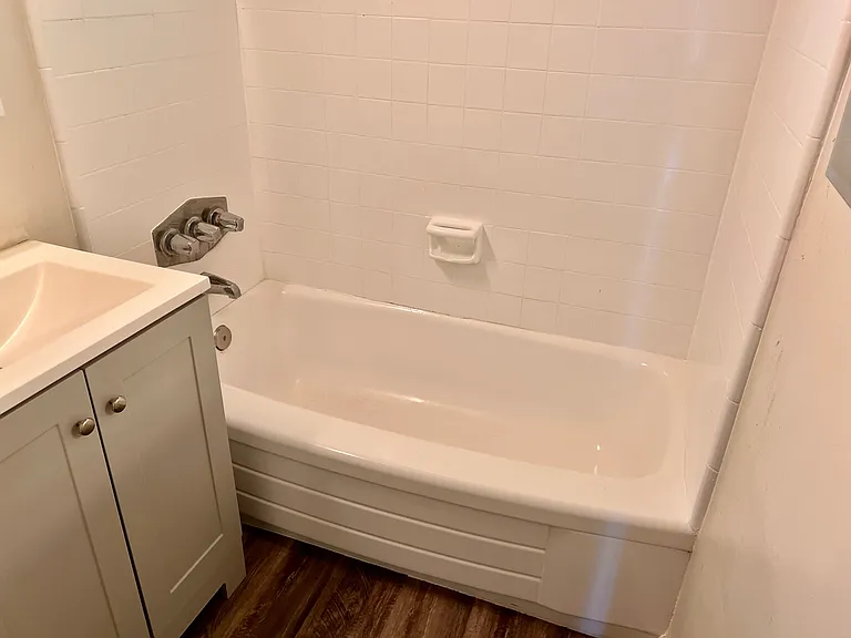 1210 W Lewis St #6 — Photo 11