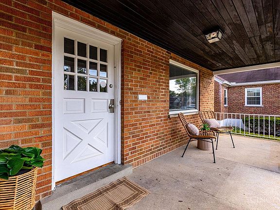 5th image of 6724 Elwynne Dr