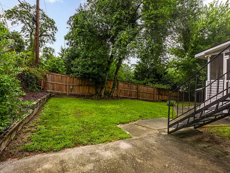 614 Heidt St — Photo 31