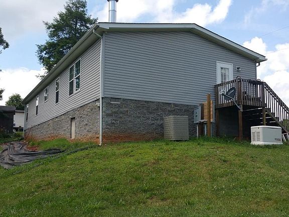 3rd image of 1372 Clearwater Dr