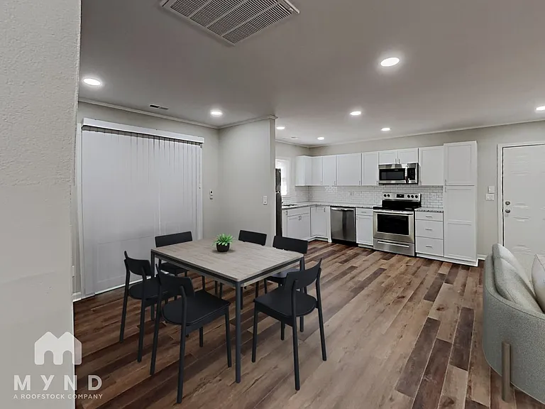 8213 Willowlake Ct — Photo 3