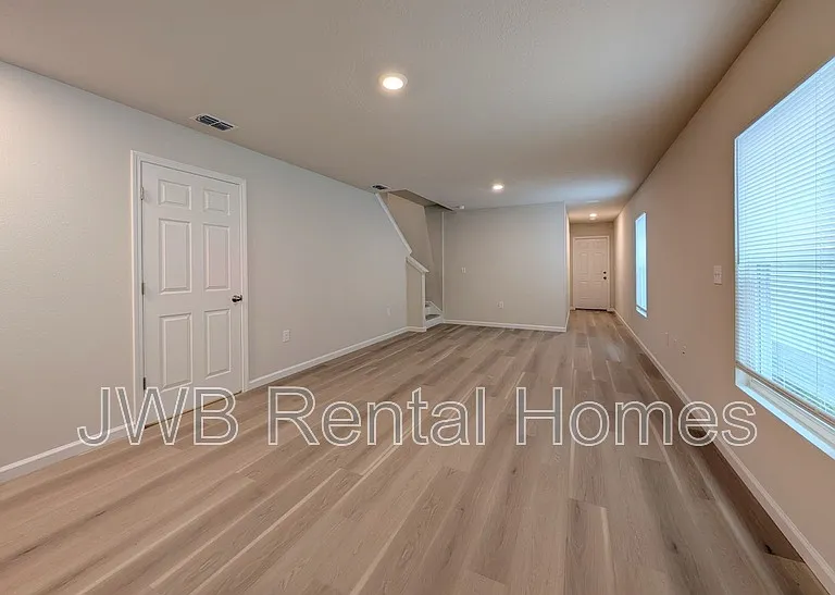 8305 Galveston Ave — Photo 4