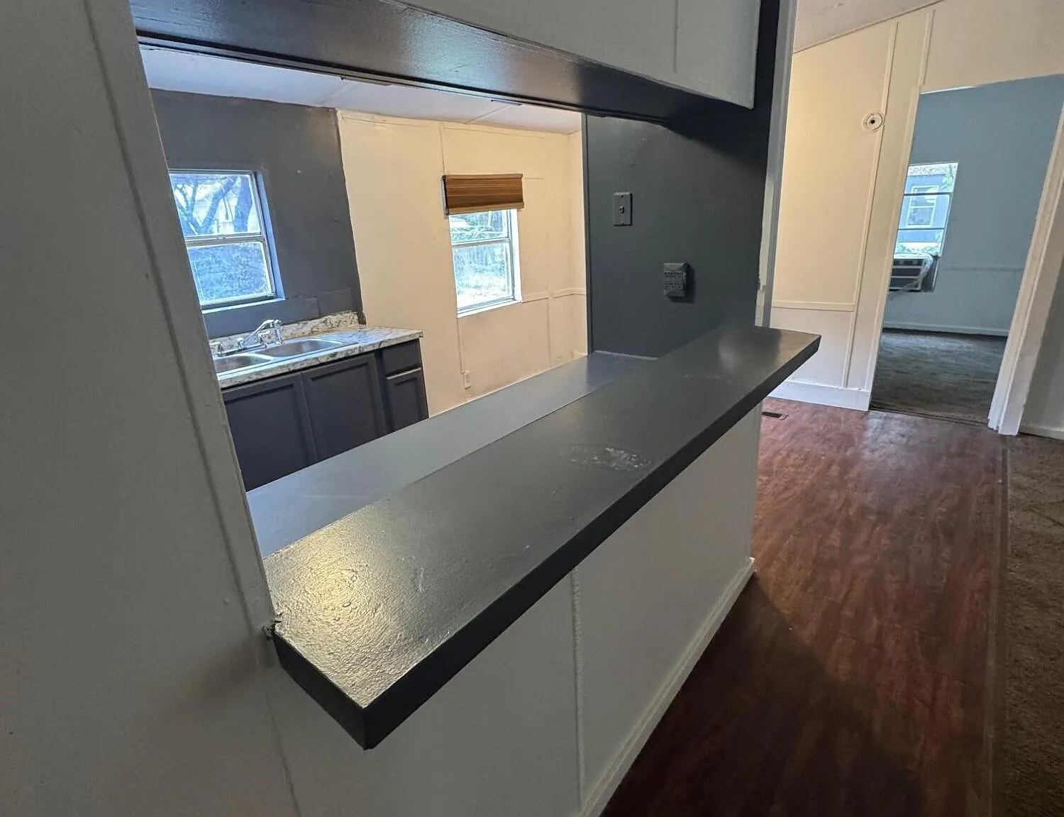 3 bed, 2.0 bath, 960 sqft, $1,950 — Photo 3