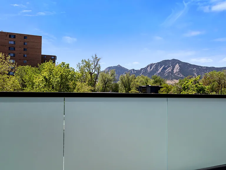 2457 Walnut St — Photo 37