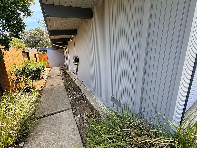 1787 Wolfe Dr — Photo 36