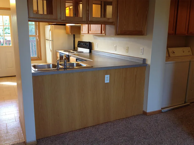 660 Circle Pine Dr #102 — Photo 4