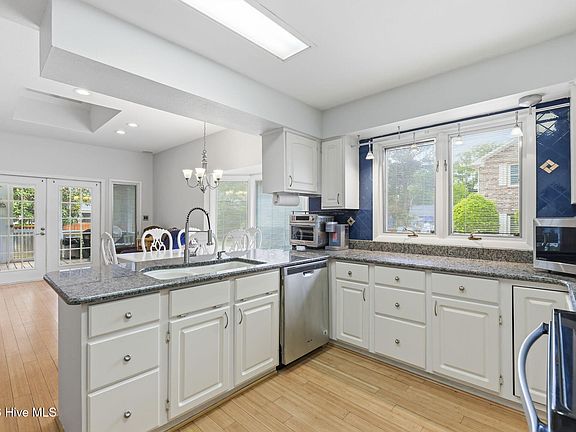 3rd image of 8114 Timber Ridge Road